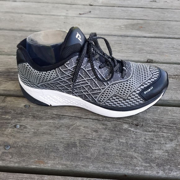 Propet One Walking Active  Black/Silver Therapeutic Comfort Shoes WAA103M Size 9 - Picture 2 of 15